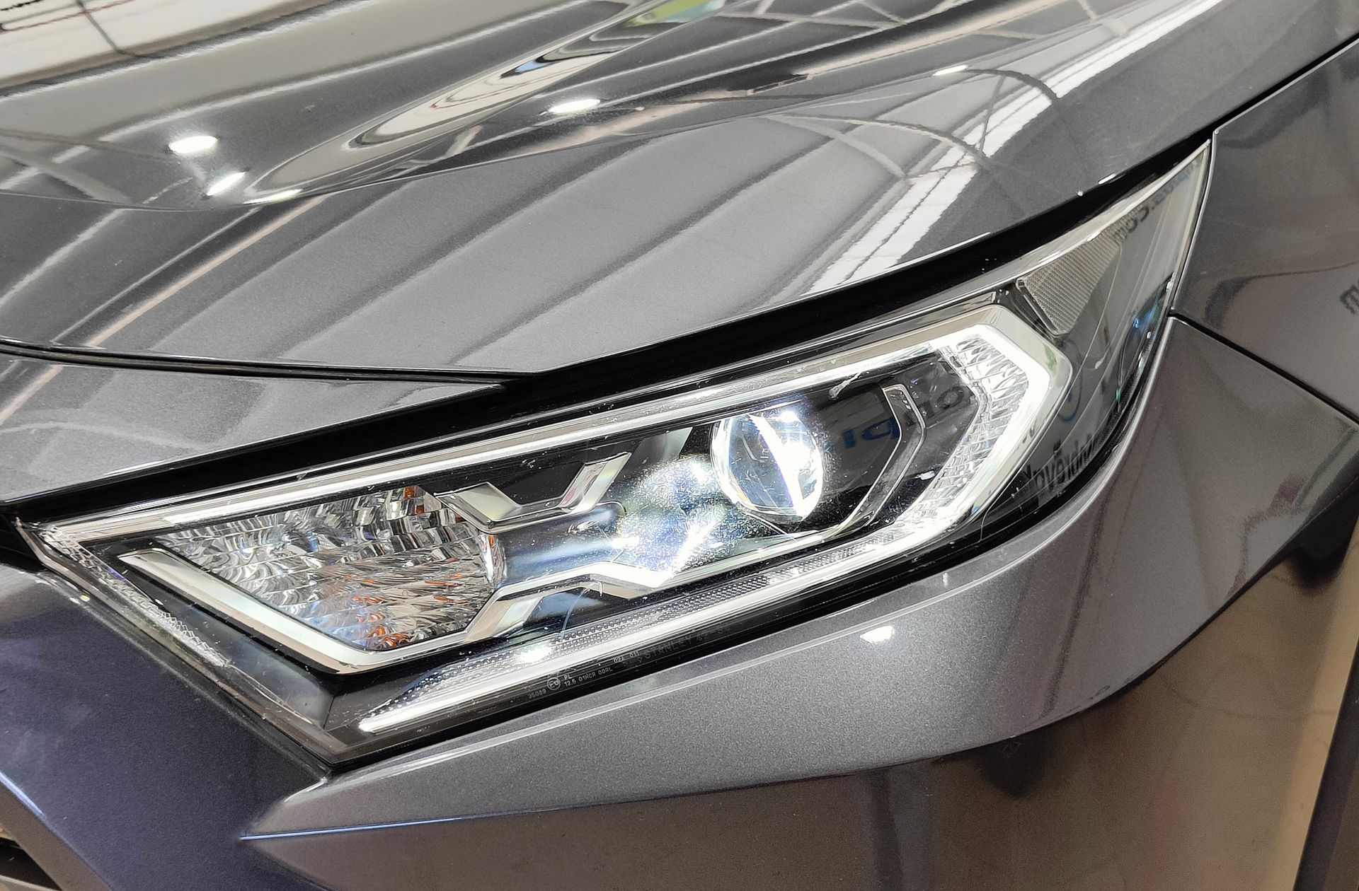 Toyota RAV4 2.5l Hybrid Luxury - foto 14