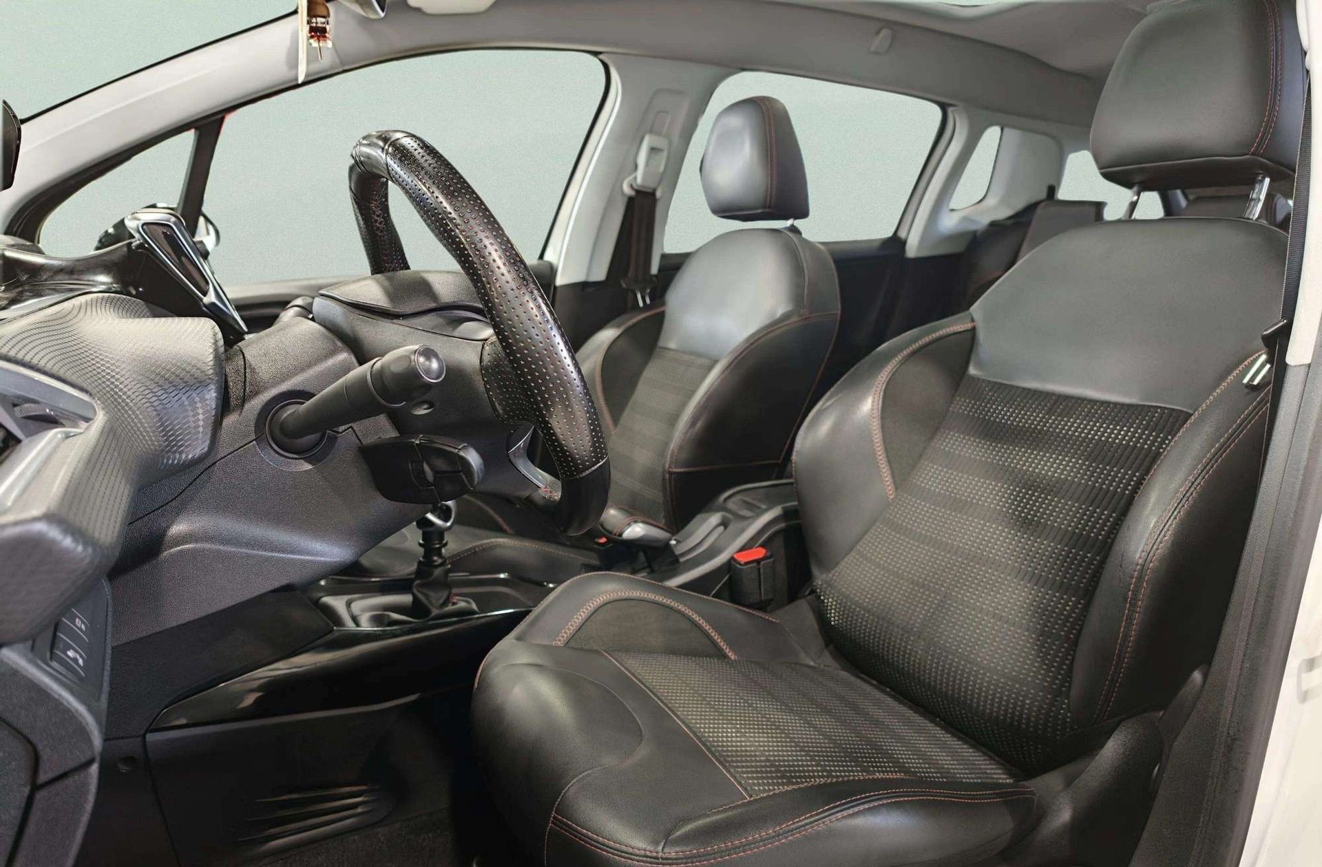 Peugeot 2008 PureTech 130 GT Line - foto 13