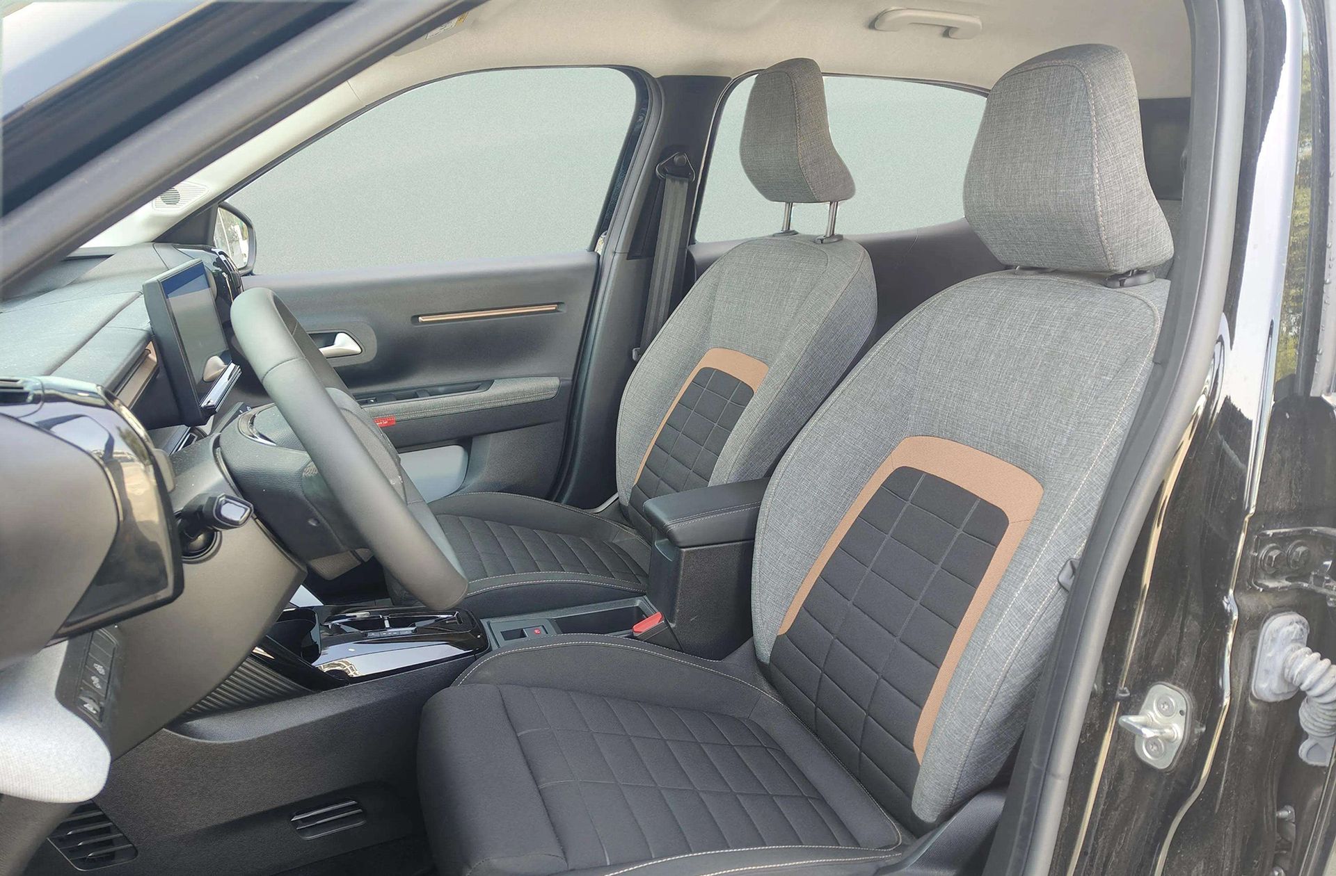 Citroën C3 Aircross Hybrid 145 Plus e-DCS6 - foto 10