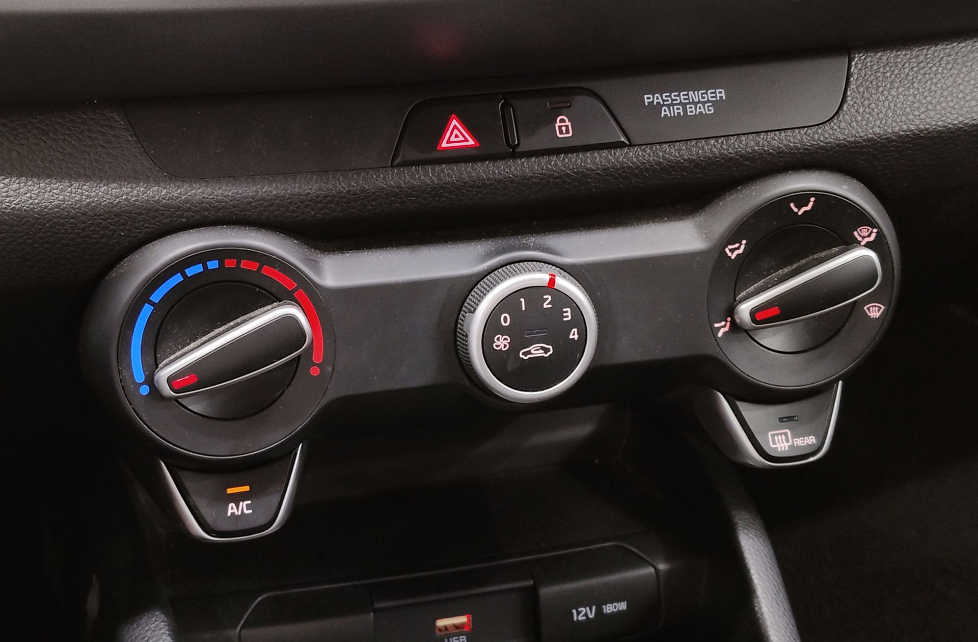 Kia Stonic 1.0 T-GDi MHEV Concept - foto 27