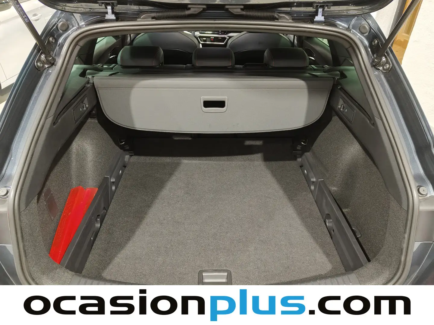 Foto Seat León SEAT León ST 1.5 eTSI S&S FR Go L DSG (150 CV)