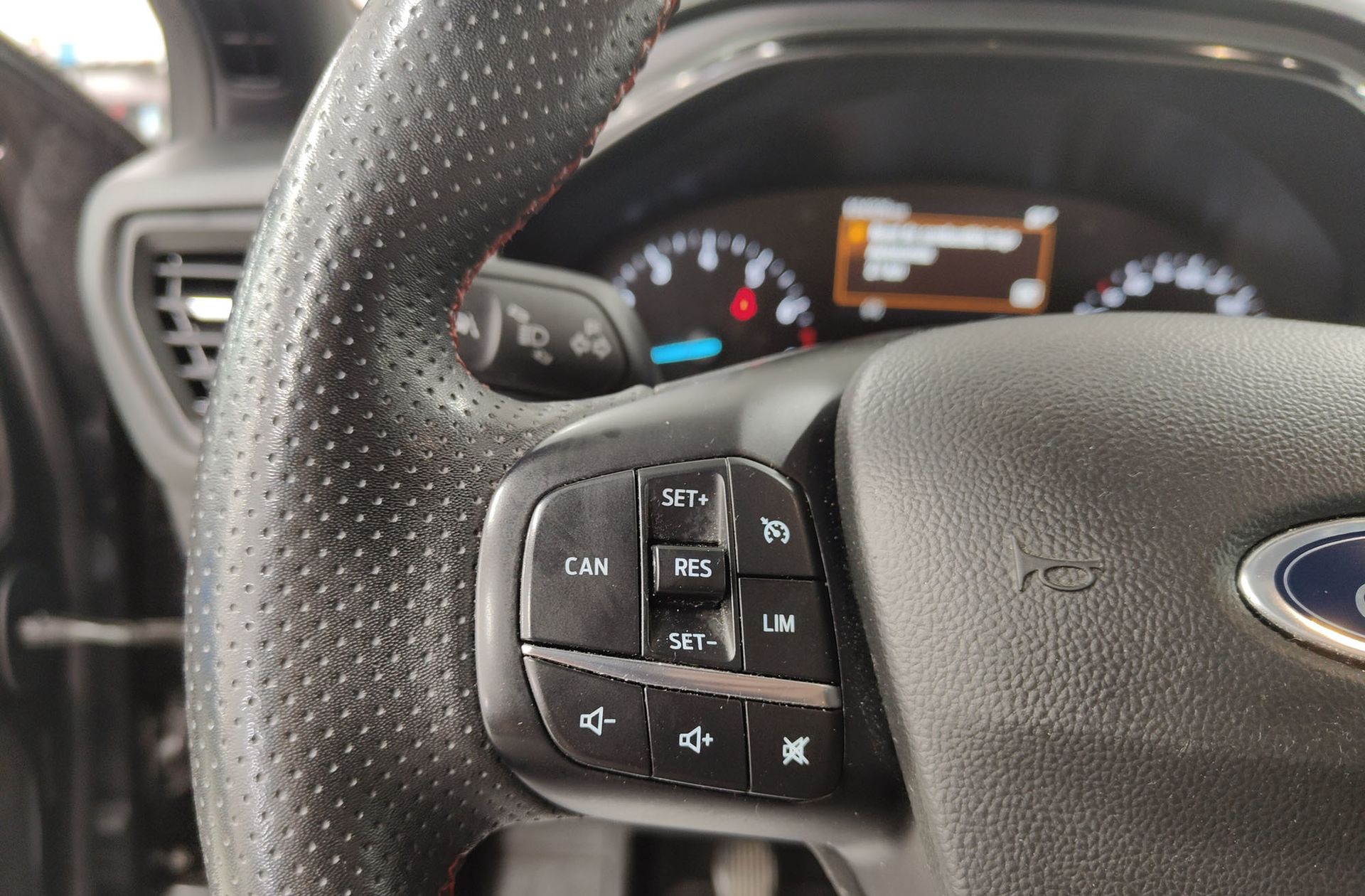 Ford Focus SportBreak 1.0 EcoBoost MHEV ST-Line - foto 26