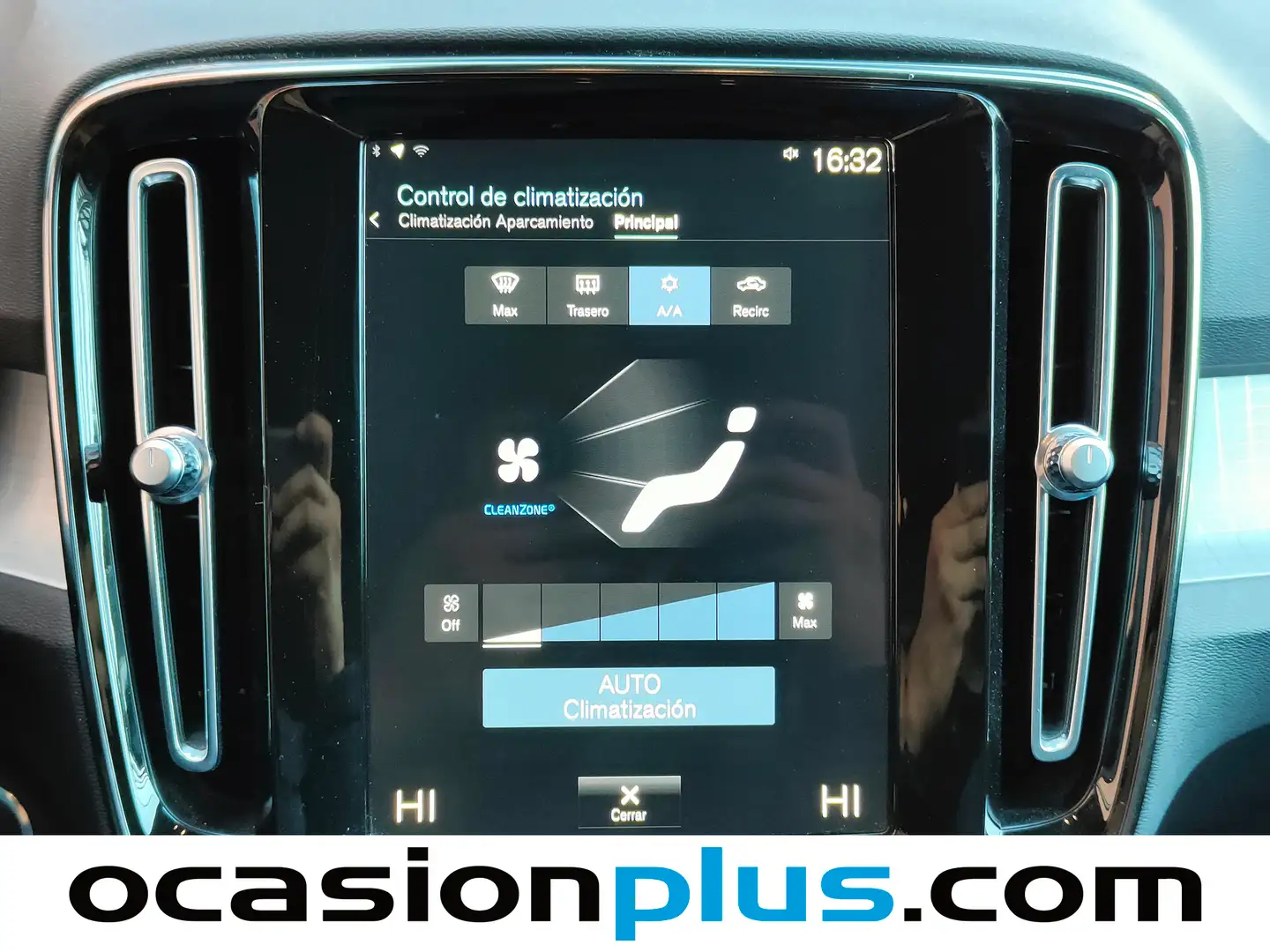 Foto Volvo XC40 Volvo XC40 T3 Momentum Pro Auto (163 CV)