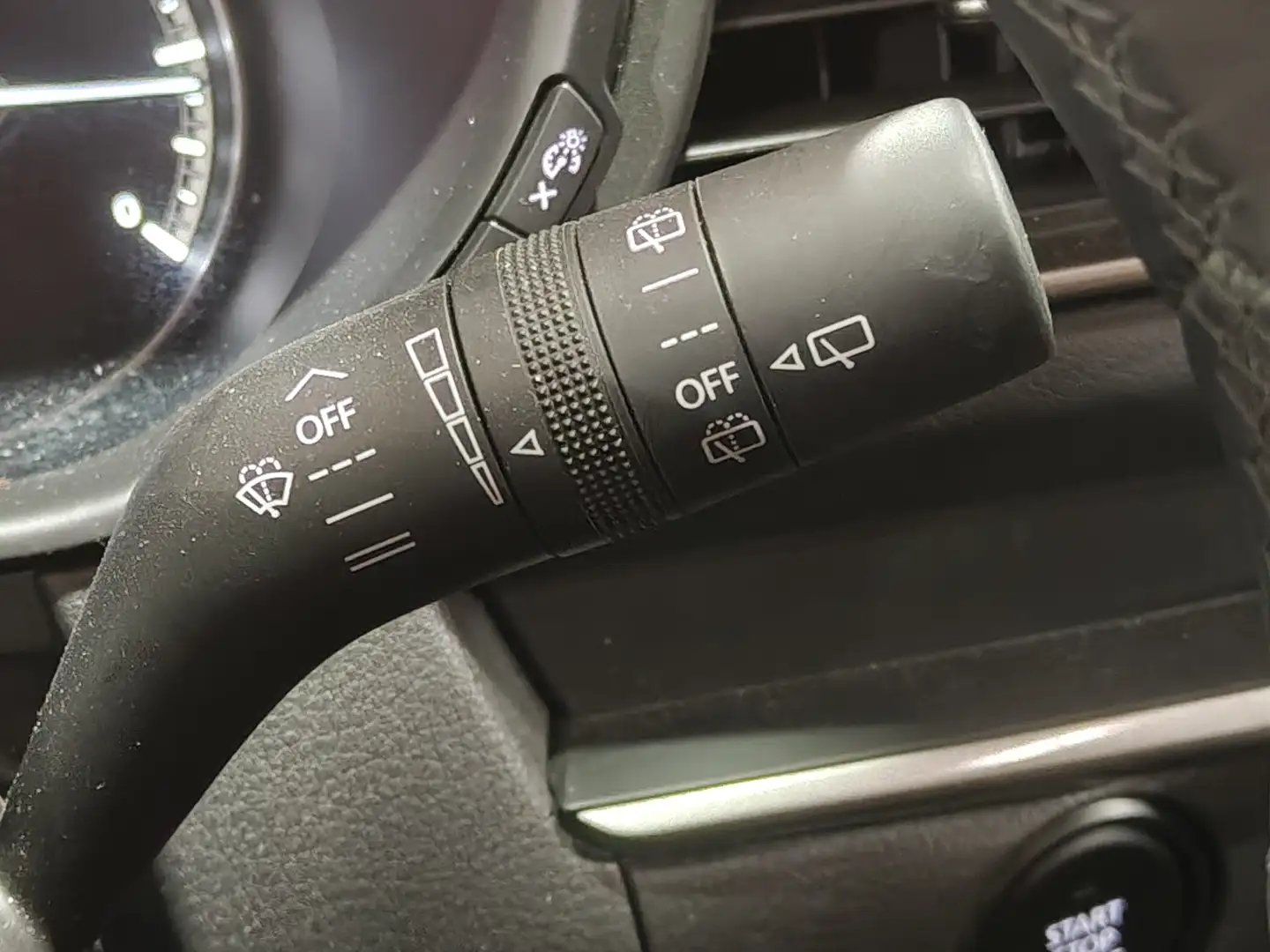 Foto Mazda CX-30 Mazda CX-30 e-SKY G MHEV Prime-line (140 CV)