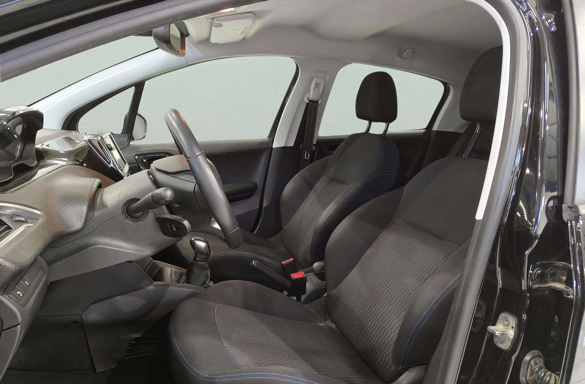 Peugeot 208 BlueHDi 100 Signature - foto 10