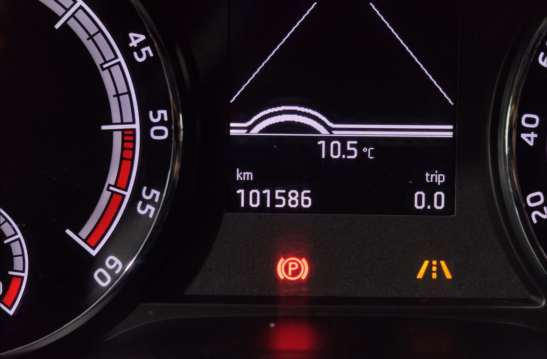 Škoda Karoq 2.0 TDI Ambition 4x4 DSG - foto 10