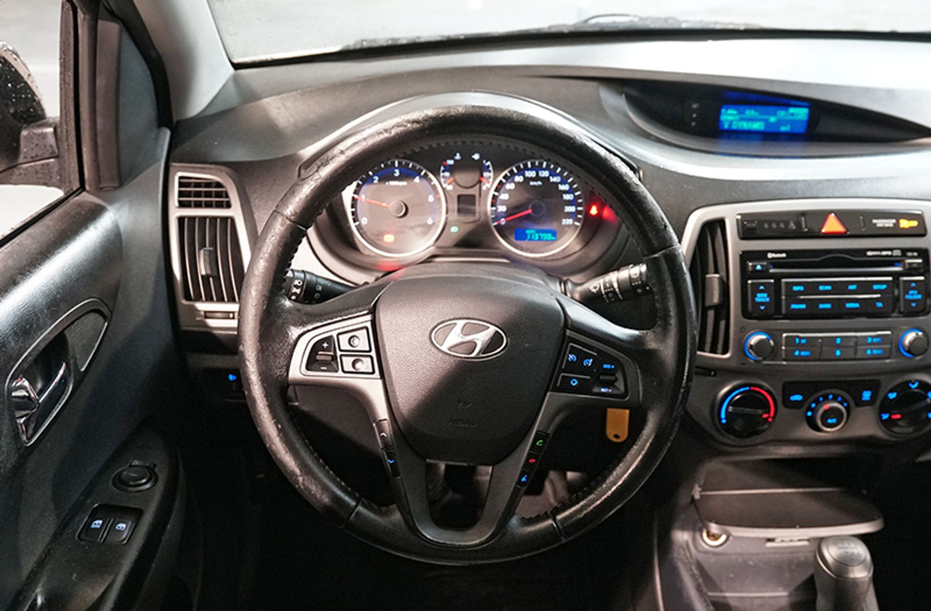 Hyundai i20 1.1 CRDi Go! - foto 18