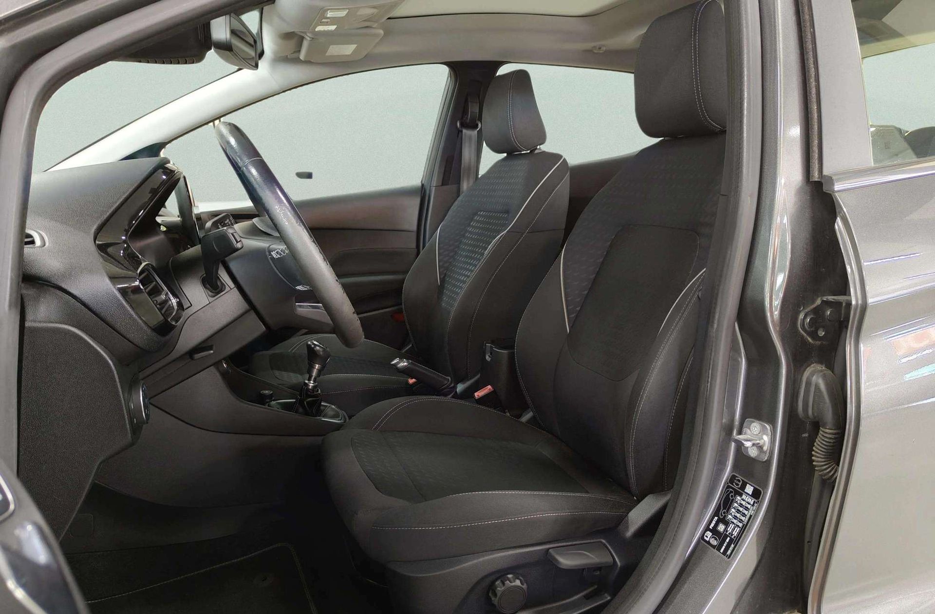 Ford Fiesta 1.0 EcoBoost Titanium - foto 10