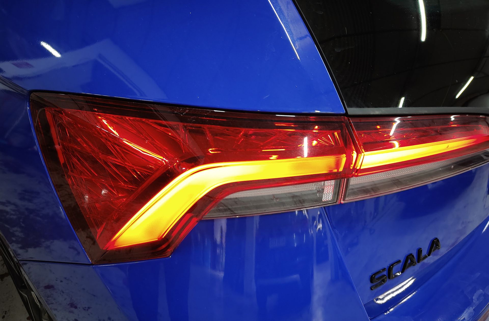 Škoda Scala 1.0 TSI Montecarlo DSG - foto 17