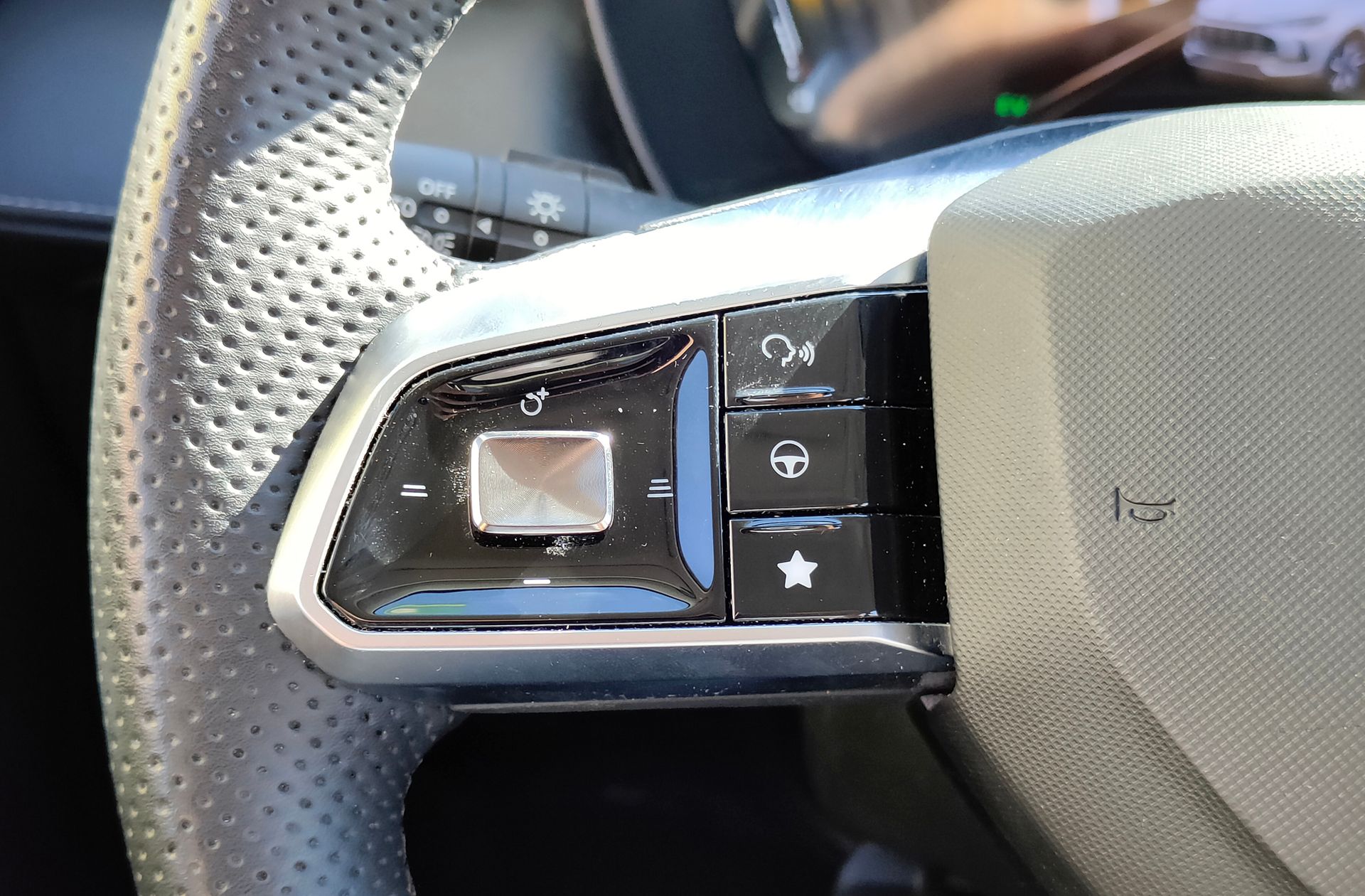 MG ZS 1.5 Hybrid+ Luxury - foto 26