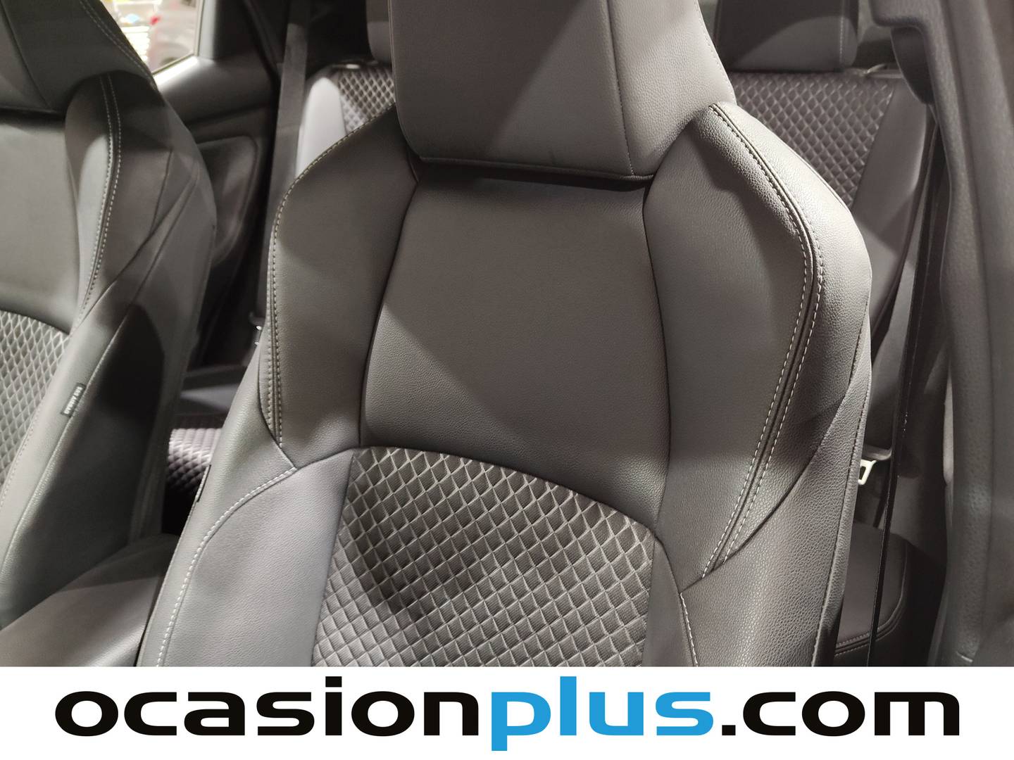 Extras y acabados del Toyota Yaris Toyota Yaris 120H Style (116 CV)