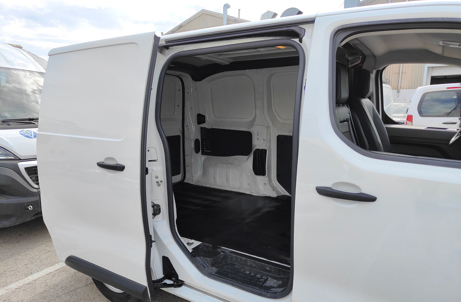 Fiat Scudo Furgon 1.5 BlueHDi L1 Business - foto 15