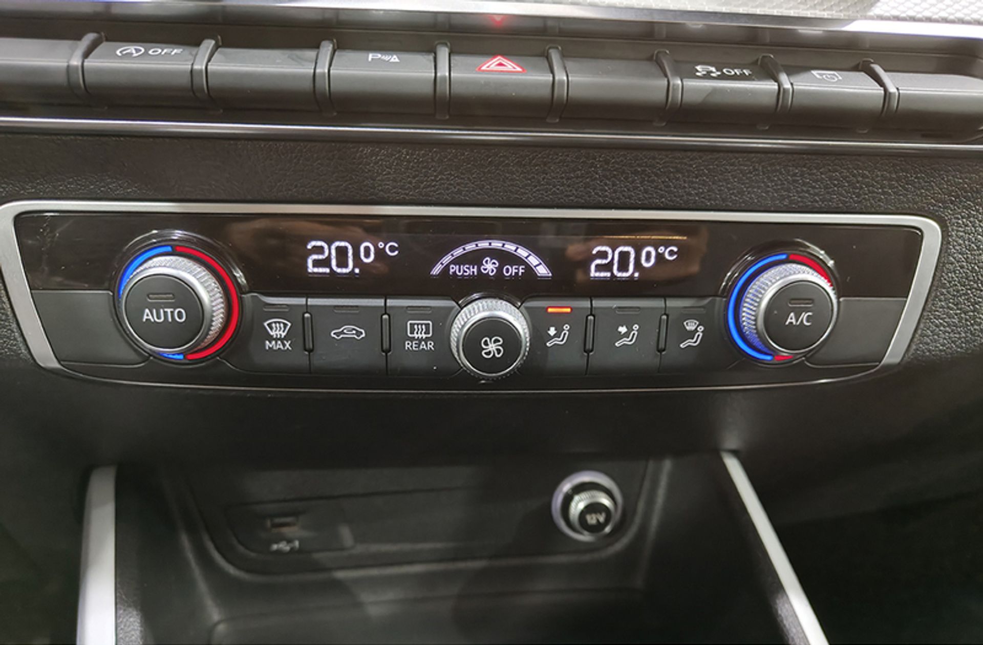 Audi Q2 design edition 1.6 TDI - foto 33