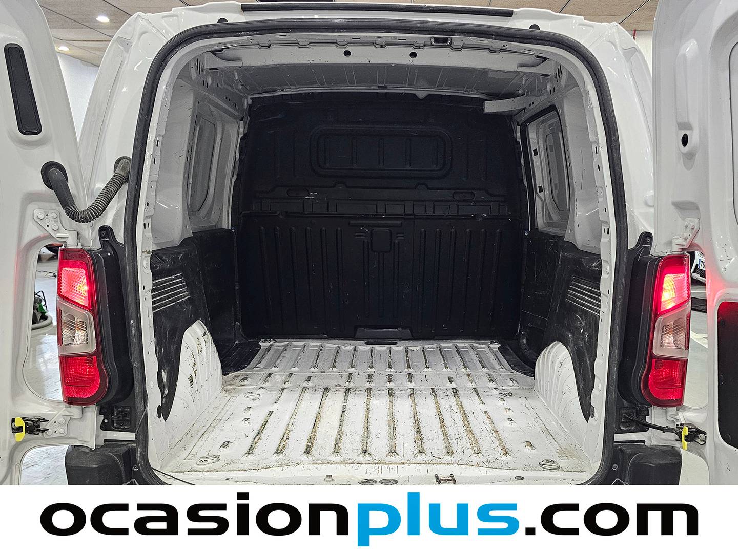 Foto asientos traseros Fiat Doblò Fiat Dobló Furgón BlueHDi 1.5 L1 1000kg (100 CV)