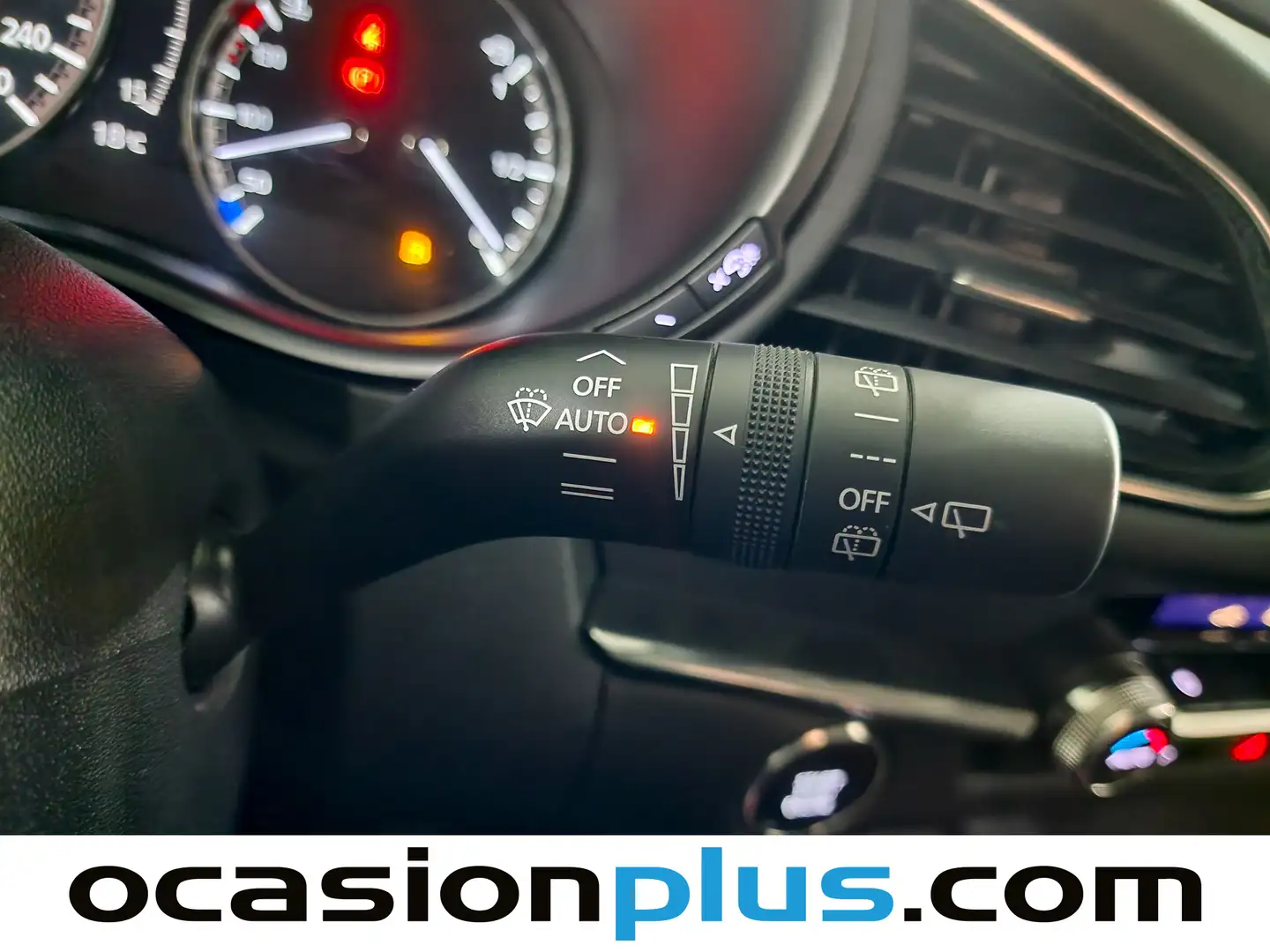 Foto Mazda CX-30 Mazda CX-30 2.0 Skyactiv-X Evolution 2WD AT (180 CV)