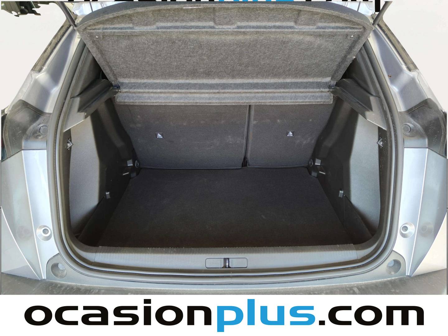 Foto Peugeot 2008 Peugeot 2008 Allure Hybrid eDCS6 (136 CV)