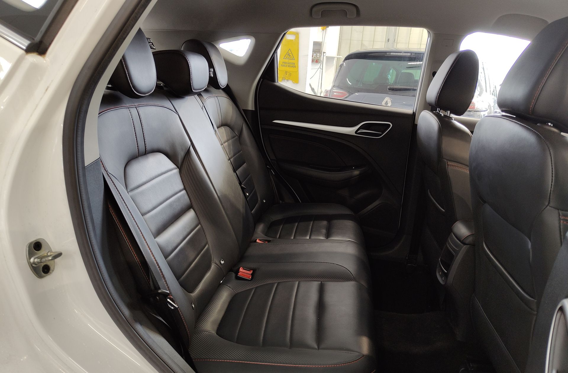 MG ZS 1.5 Luxury - foto 20