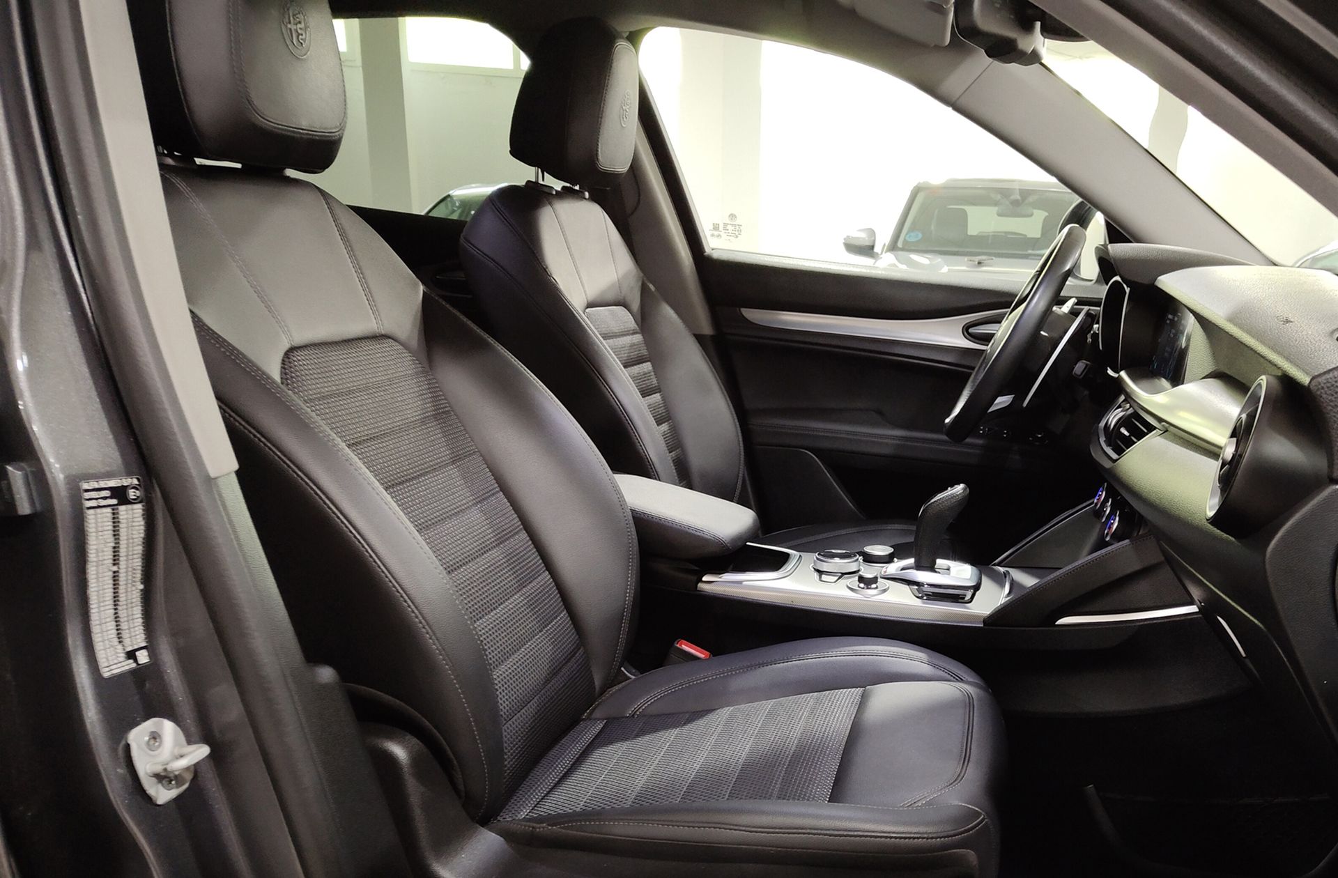 Alfa Romeo Stelvio 2.0 Gasolina Sprint+ Q4 - foto 17