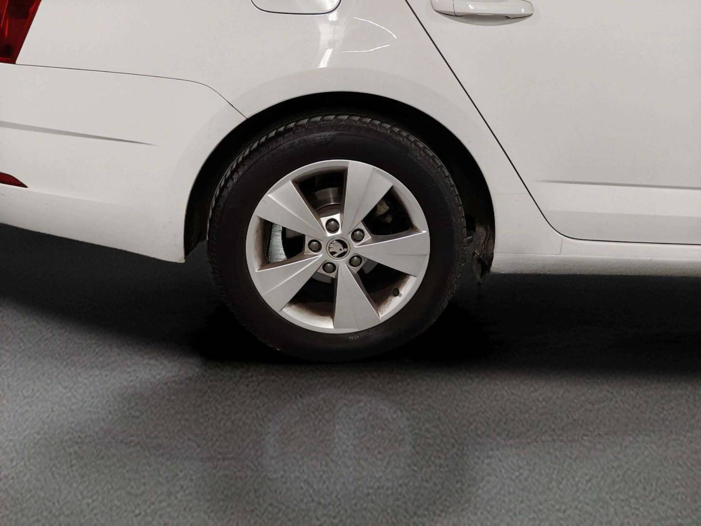 Foto Skoda Octavia Skoda Octavia Combi 1.6 TDI CR Ambition (115 CV)