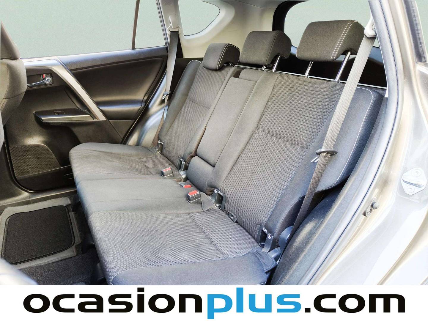 Foto asientos traseros Toyota Rav4 Toyota Rav4 150D 2WD Advance (143 CV)