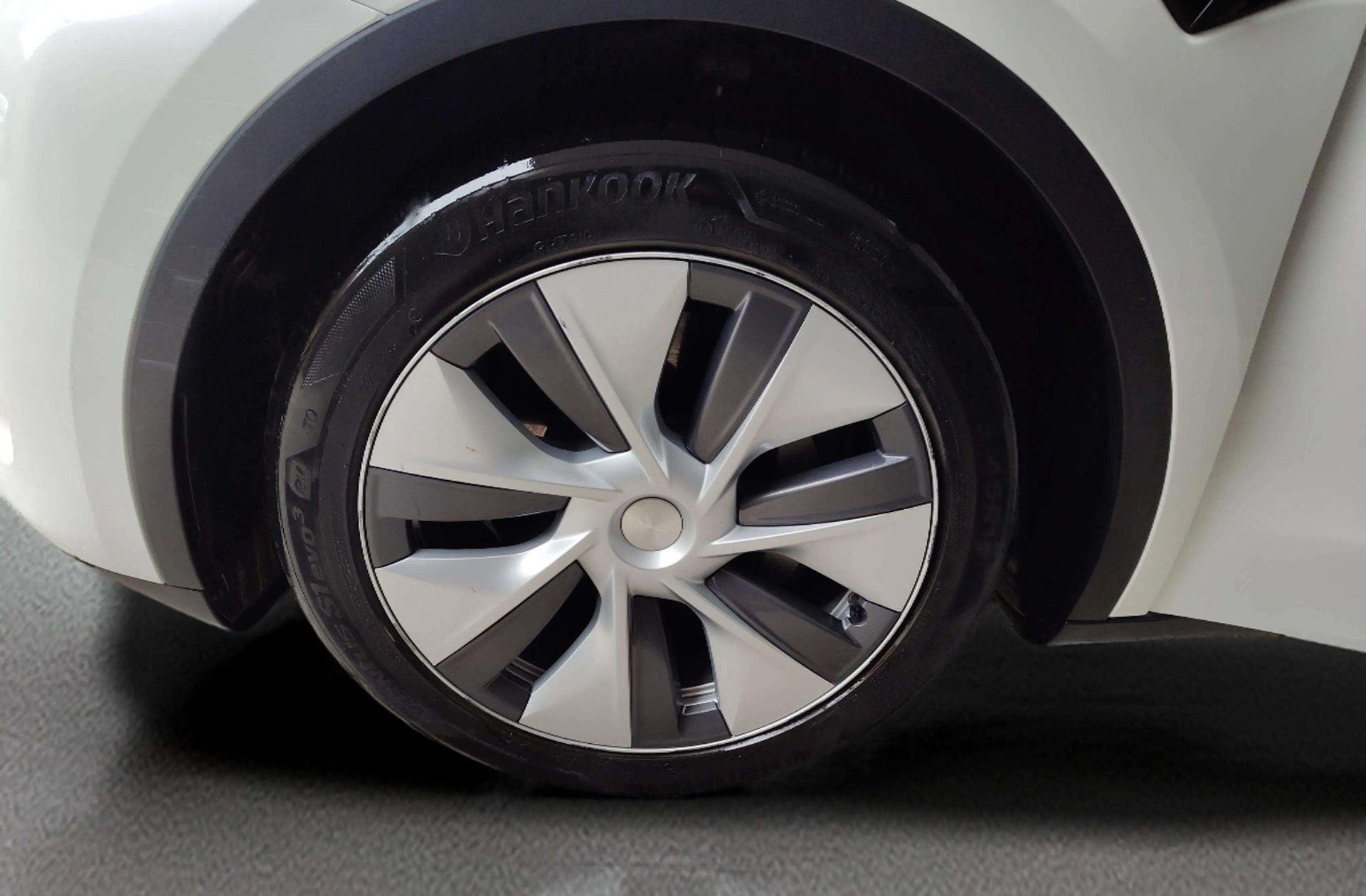 Tesla Model Y Gran Autonomía 4WD - foto 35