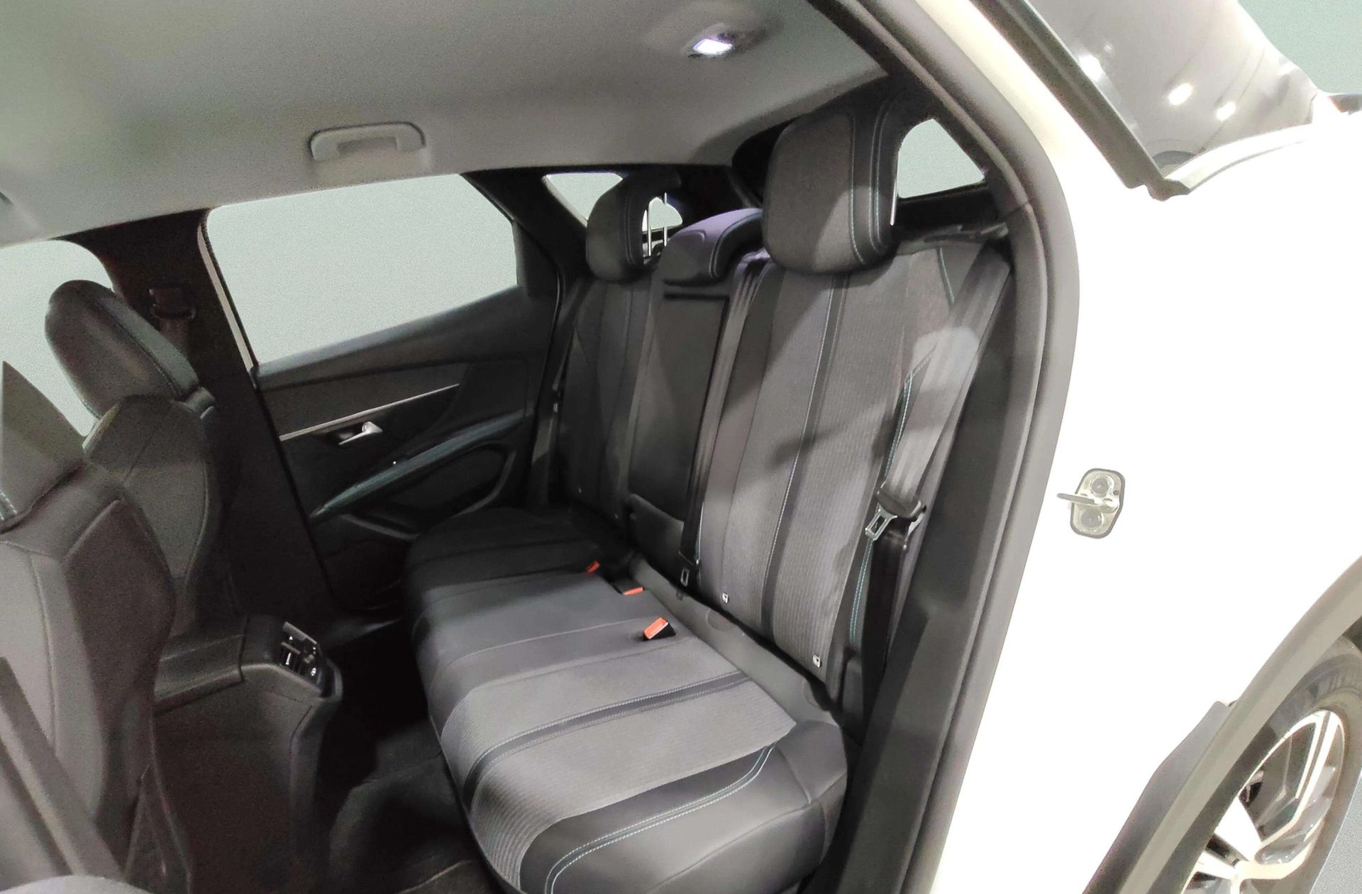 Peugeot 3008 BlueHDi 130 Allure Pack - foto 11