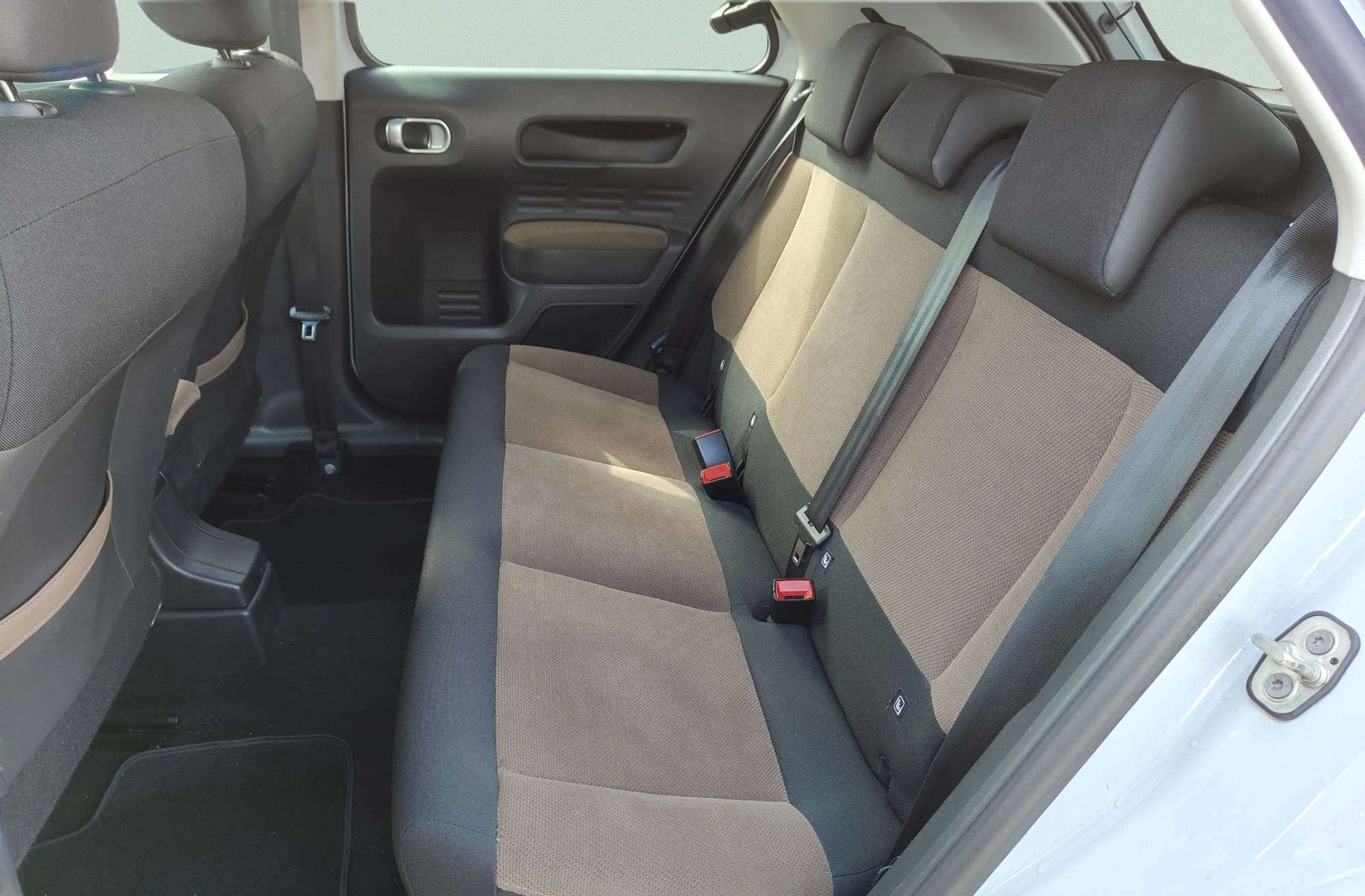 Citroën C4 Cactus e-HDI 92 Shine ETG6 - foto 11