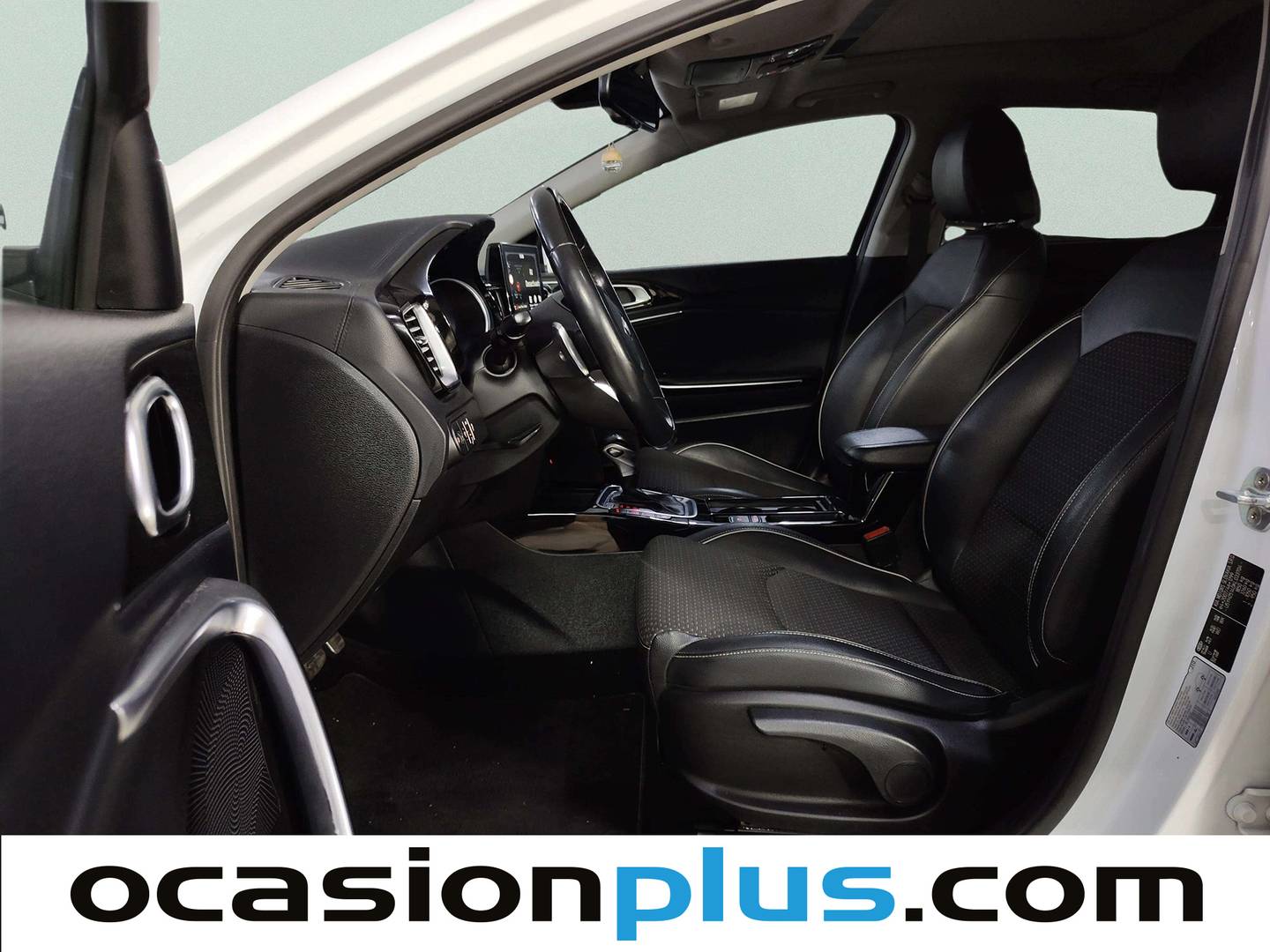 Foto asientos delanteros KIA Ceed KIA Ceed 1.4 T-GDi Launch Edition DCT (140 CV)