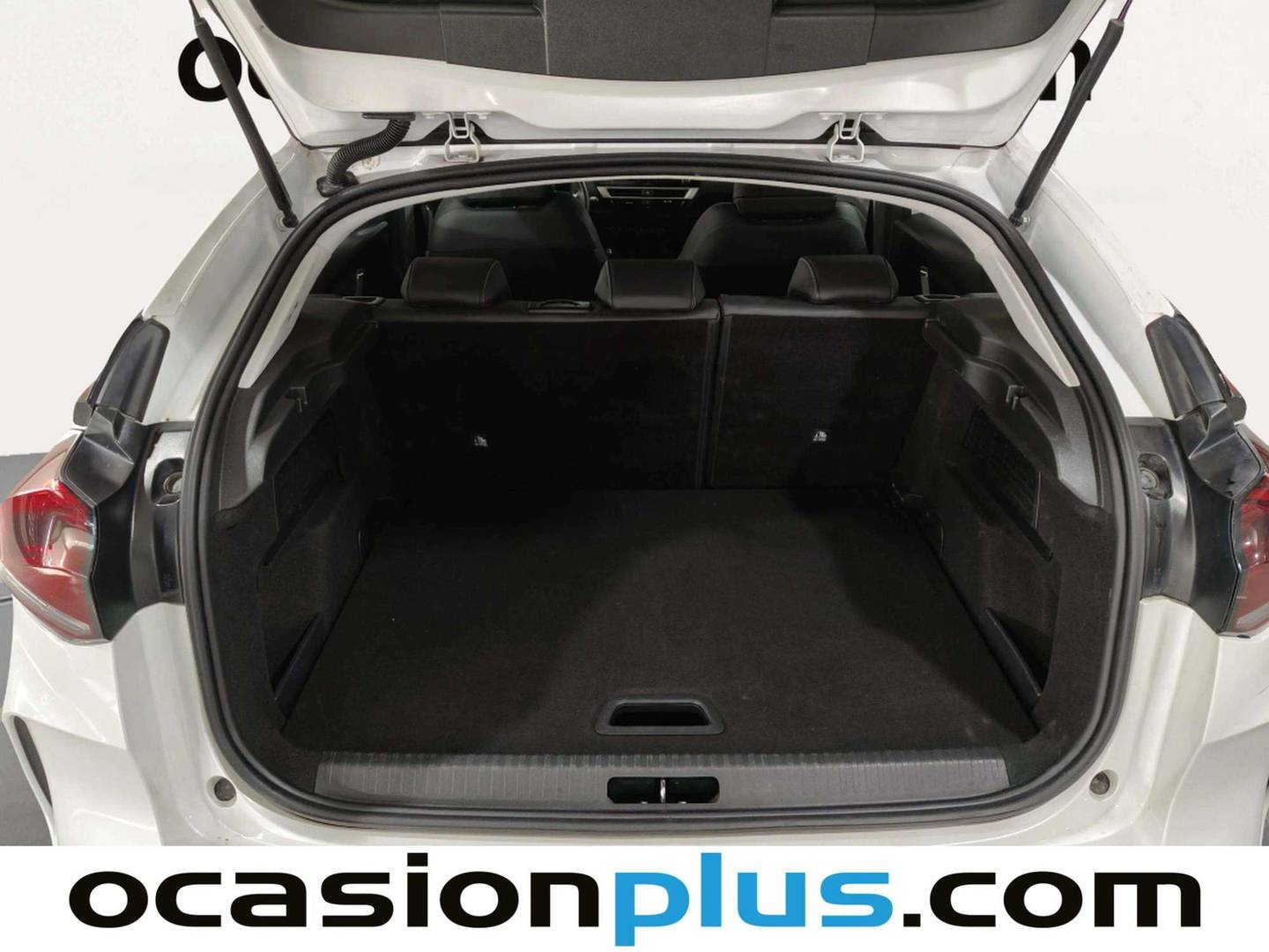 Fotos maletero Citroën C4 Citroën C4 PureTech 130 S&S Plus EAT8 (131 CV)