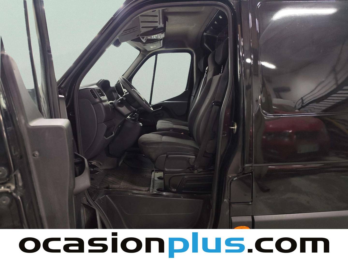 Foto asientos delanteros Nissan Interstar Nissan Interstar Furgon 2.3 dCi L3H2 3,5T FWD GO (135 CV)