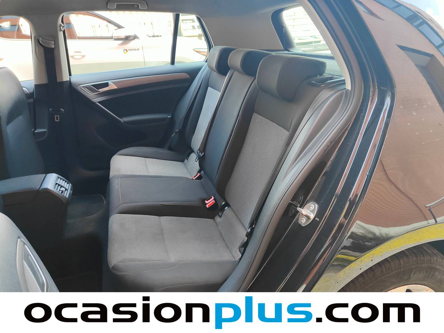 Foto asientos traseros Volkswagen Golf Volkswagen Golf Business 1.6 TDI BMT (105 CV)