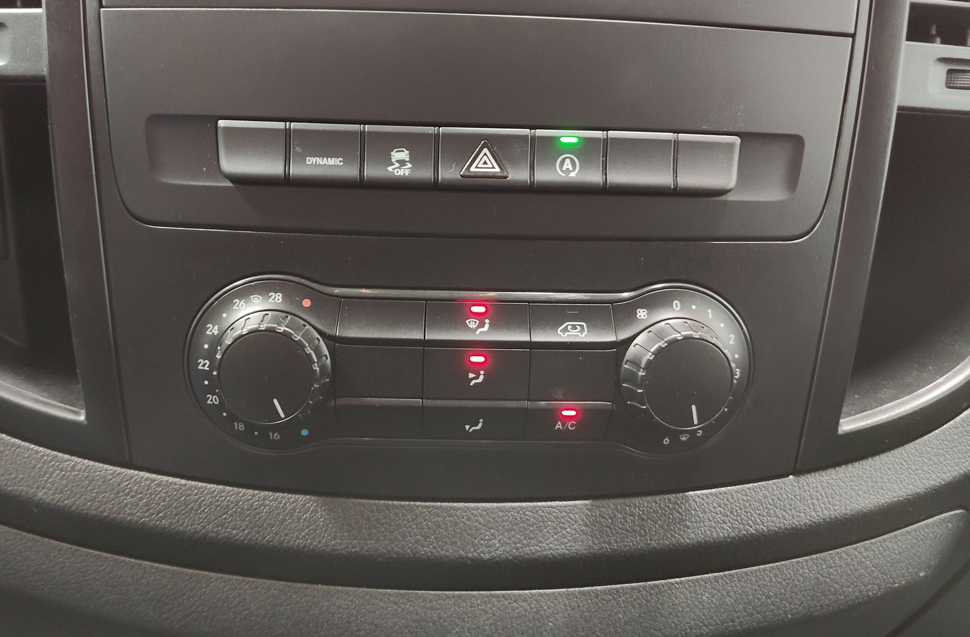 Mercedes-Benz Vito Furgon 114 CDI Pro larga - foto 28