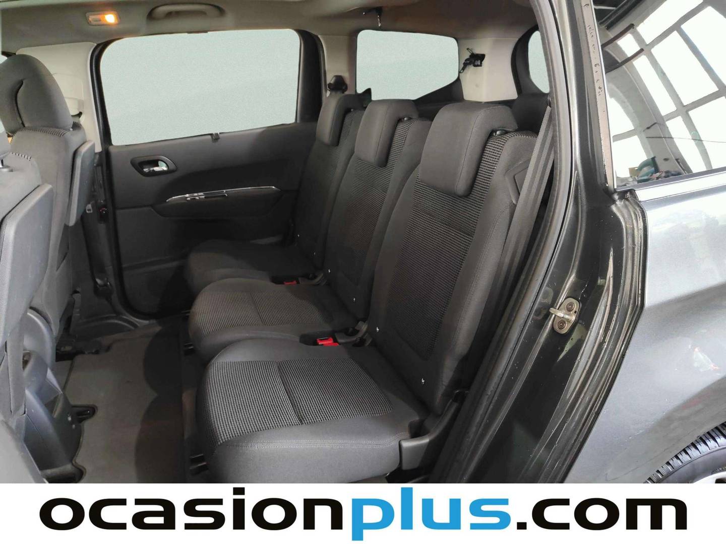 Foto asientos traseros Peugeot 5008 Peugeot 5008 2.0 BlueHDi Allure (150 CV) 7 Plazas