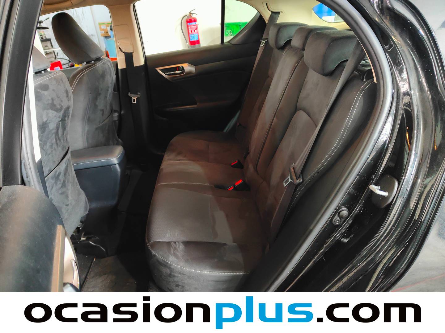 Foto asientos traseros Lexus CT Lexus CT 200h Black & Grey Edition (136 CV)