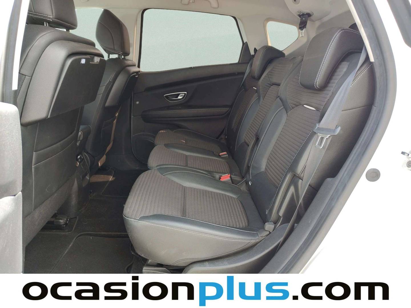 Foto asientos traseros Renault Scénic Renault Scenic Zen TCe (140 CV) GPF EDC
