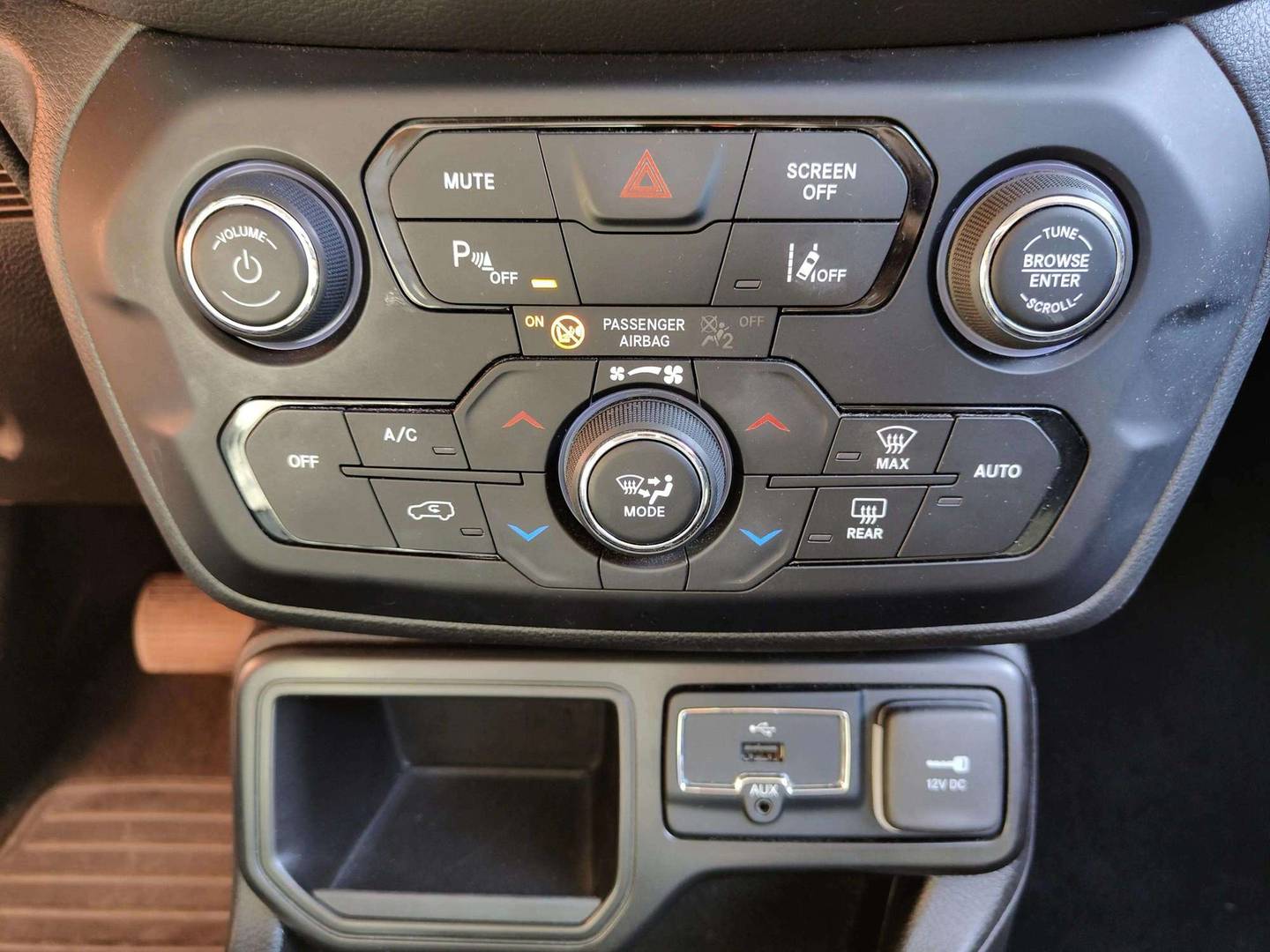 Foto Jeep Renegade Jeep Renegade eHybrid 1.5 Limited ATX (130 CV)