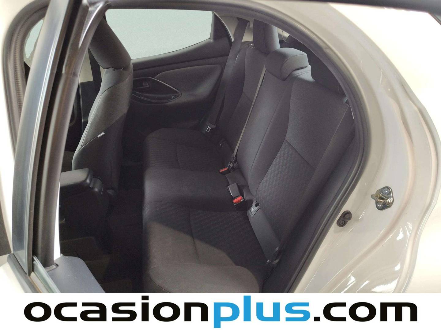 Foto asientos traseros Toyota Yaris Toyota Yaris 120H Business Plus (116 CV)