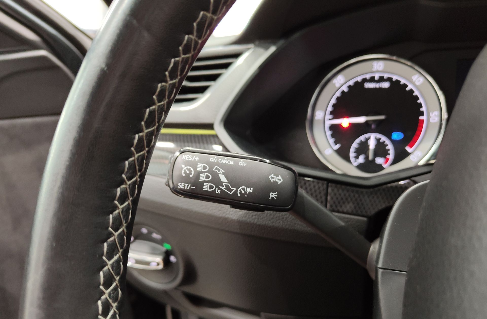 Škoda Superb Combi 2.0 TDI Sport Line DSG - foto 31