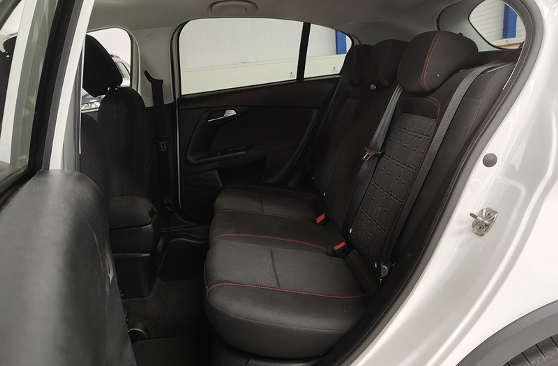 Fiat Tipo 1.5 Hybrid Red DCT - foto 11
