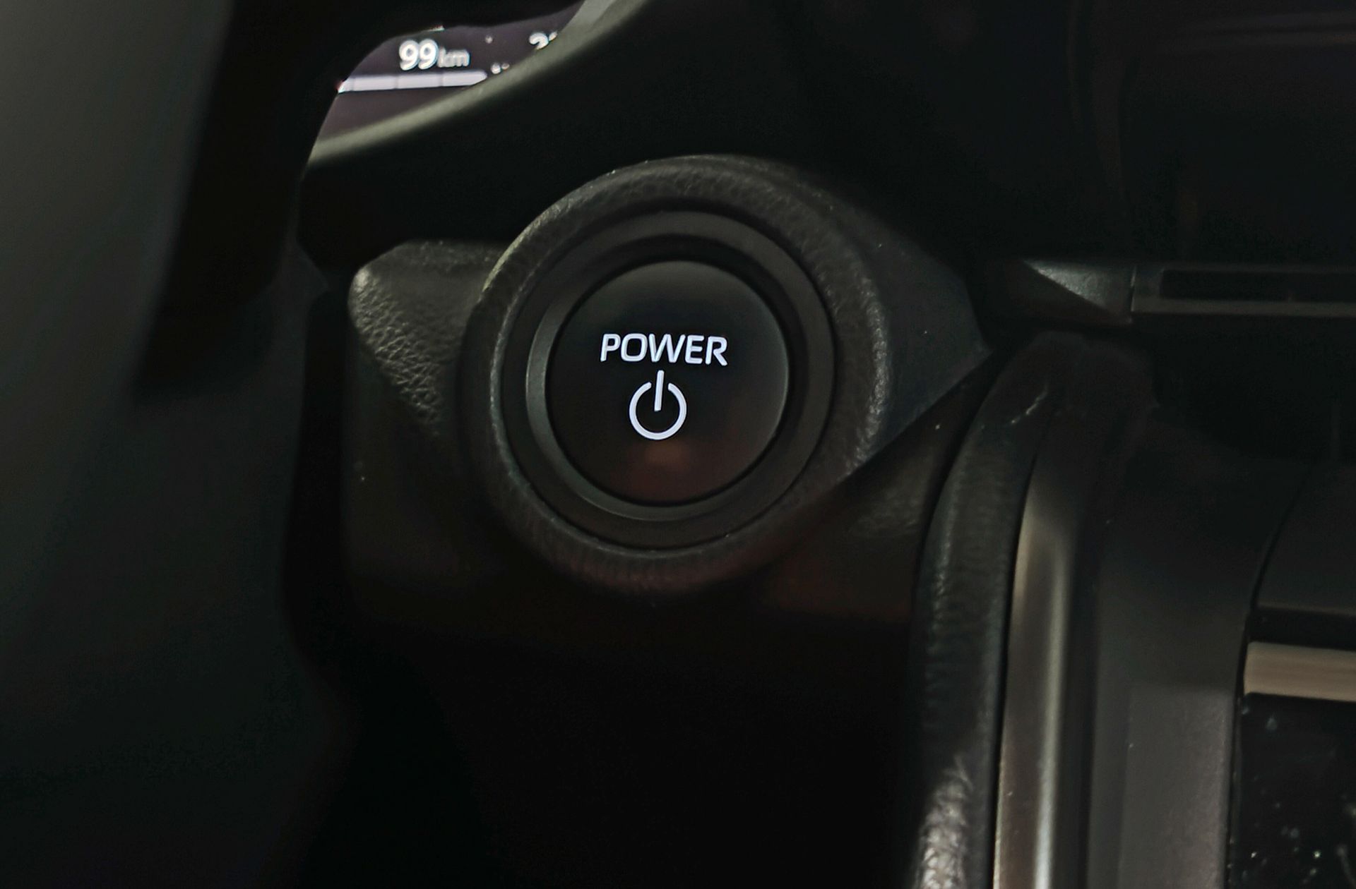 Toyota C-HR 220PH Advance - foto 32