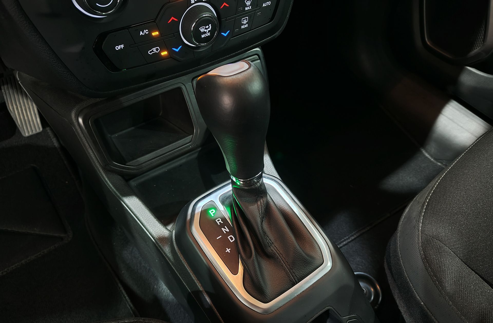 Jeep Renegade eHybrid 1.5 Limited ATX - foto 5