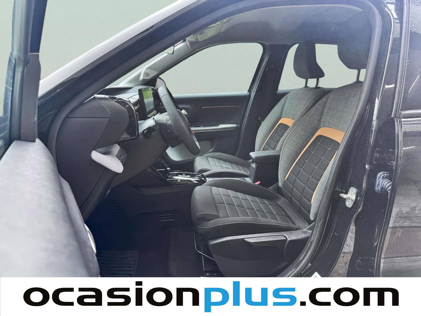 Foto asientos delanteros Citroën C3 Aircross Citroën C3 Aircross Hybrid 145 Plus e-DCS6 (145 CV)