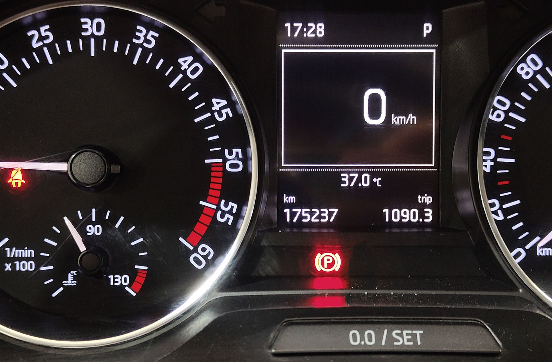 Škoda Spaceback 1.4 TDI Ambition DSG - foto 8