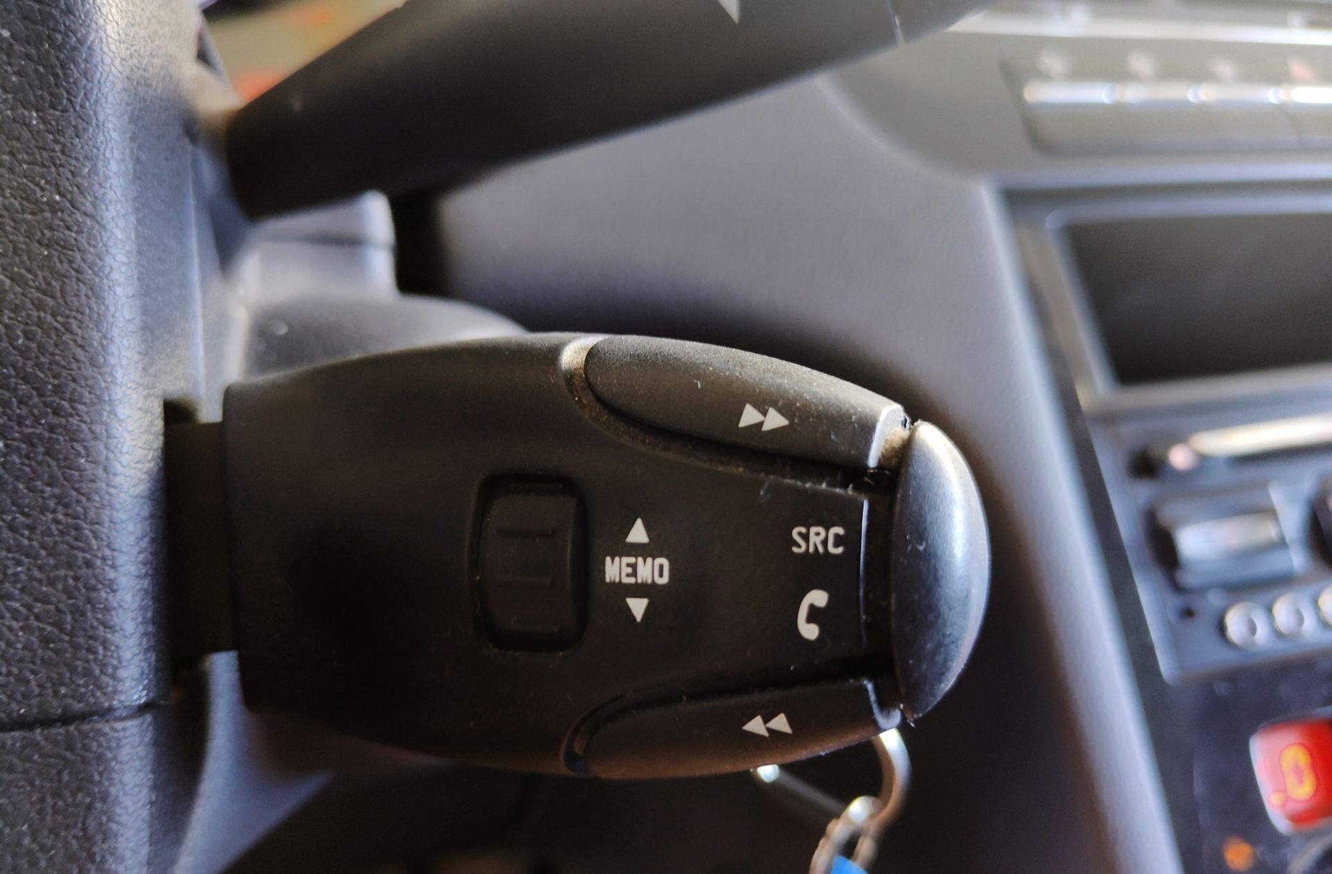 Peugeot 5008 2.0 BlueHDi Allure FAP 7 plazas - foto 27