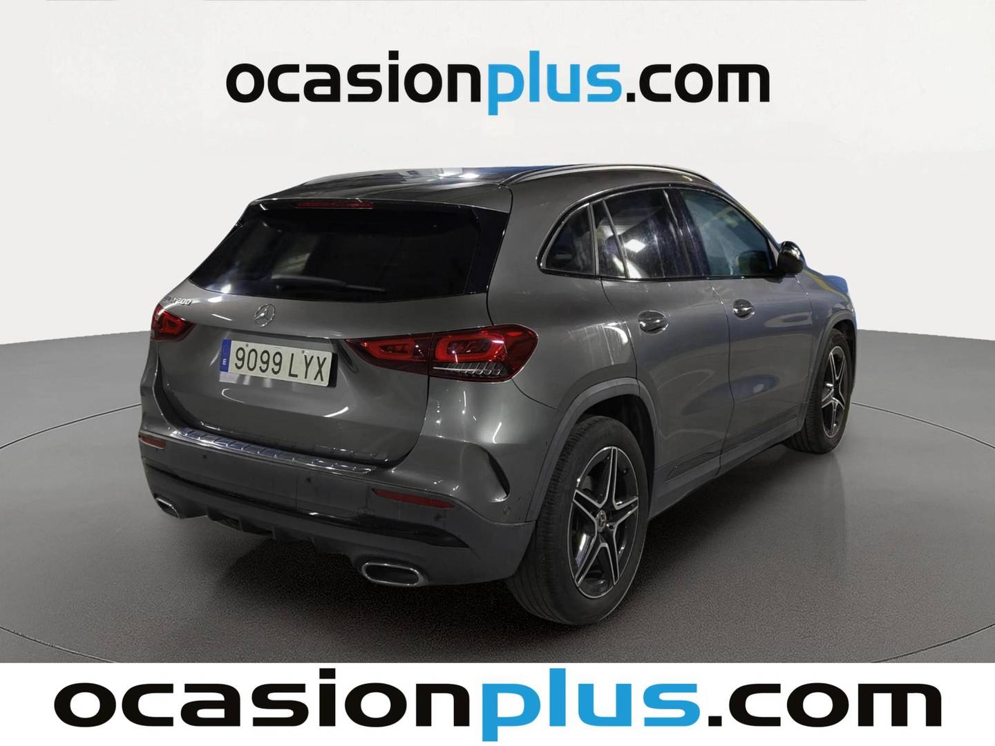 Foto trasera Mercedes GLA Mercedes GLA 200 (163 CV) derecha