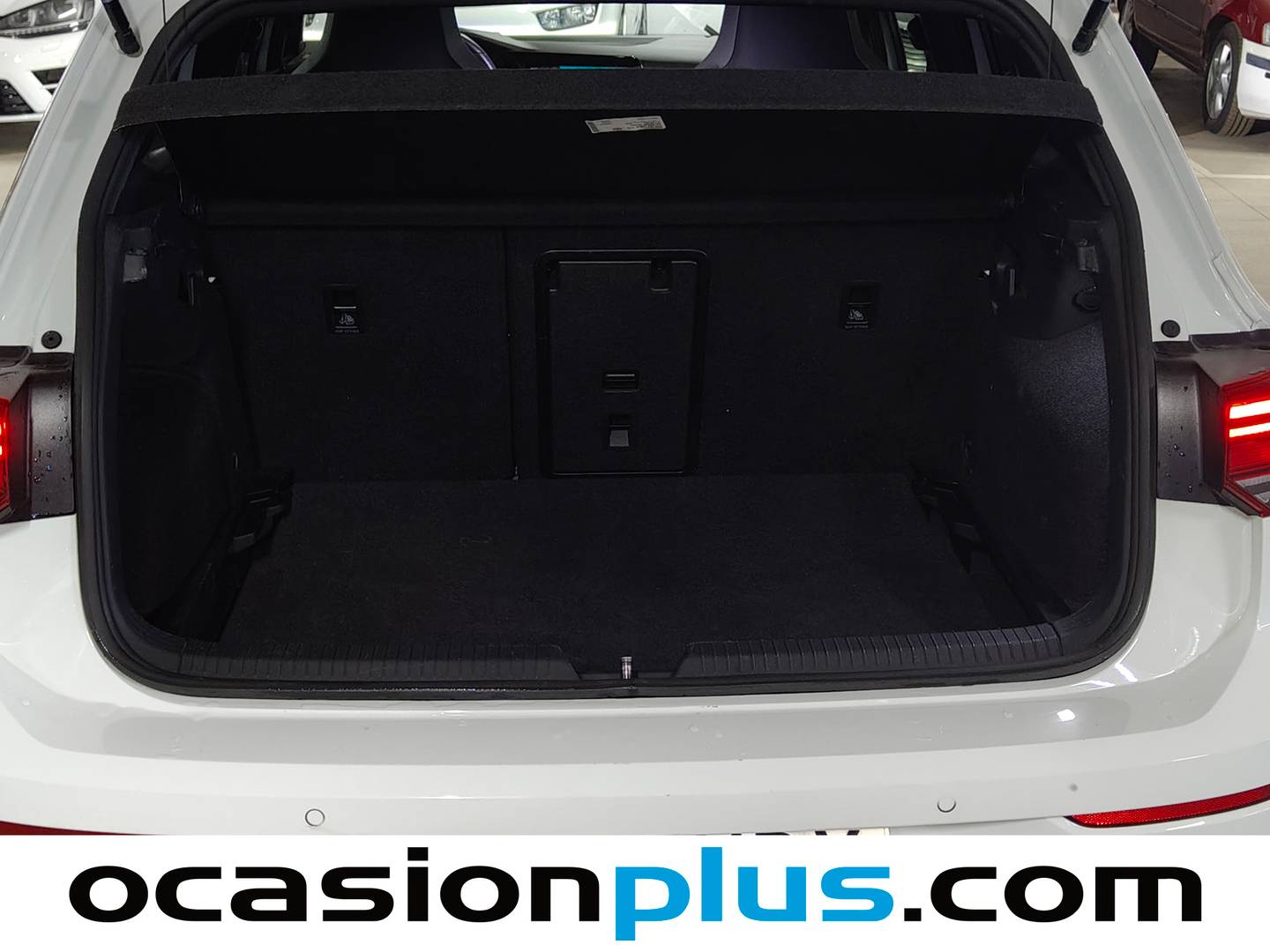 Fotos maletero Volkswagen Golf Volkswagen Golf R-Line 1.5 eTSI (150 CV) DSG