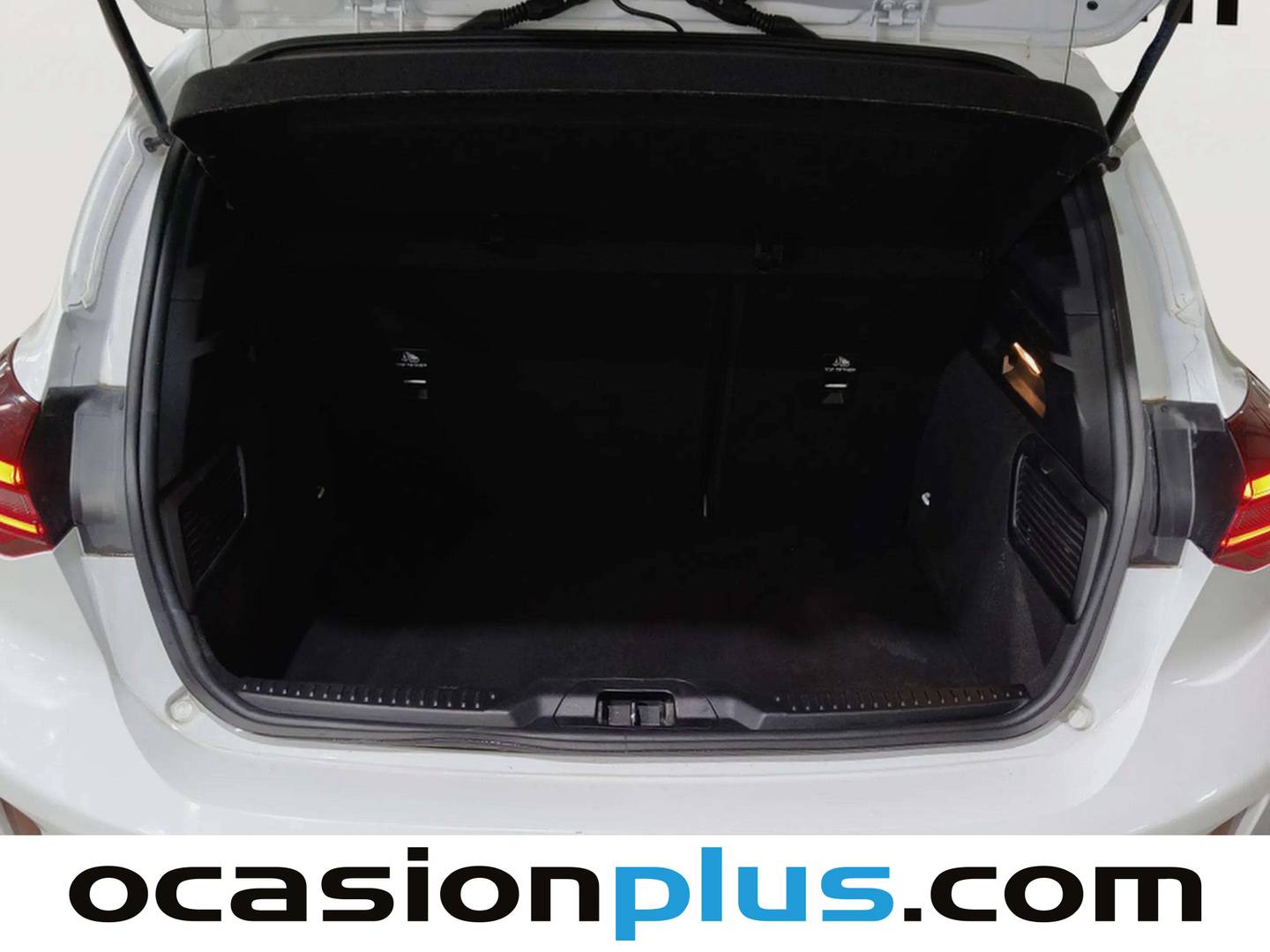 Fotos maletero Ford Focus Ford Focus 1.0 Ecoboost MHEV ST-Line Auto (155 CV)