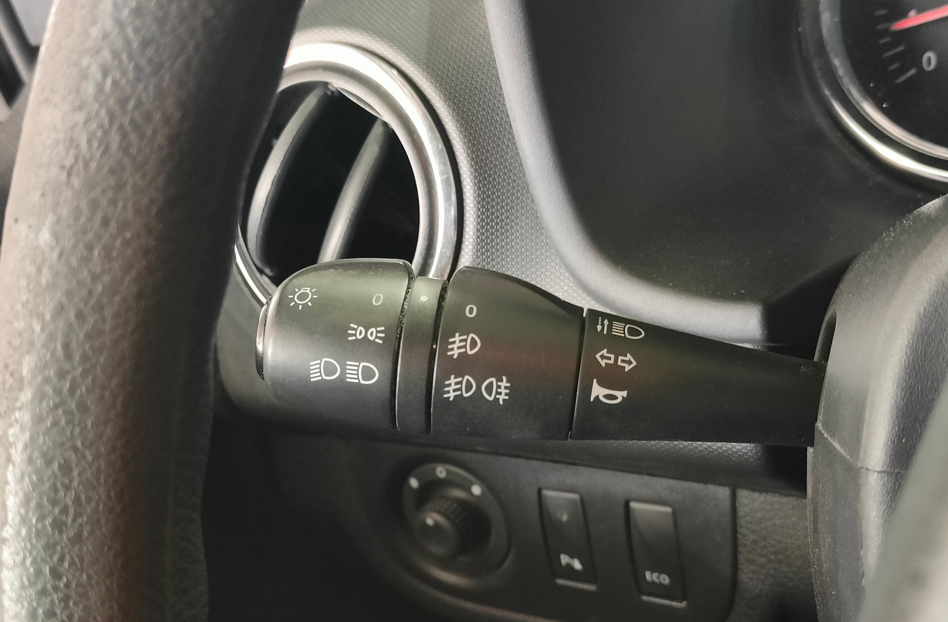 Dacia Logan MCV Laureate TCe - foto 22