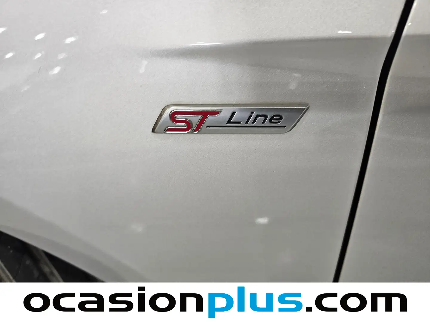 Foto Ford Focus Ford Focus 1.0 Ecoboost ST-Line Black&Red (125 CV)