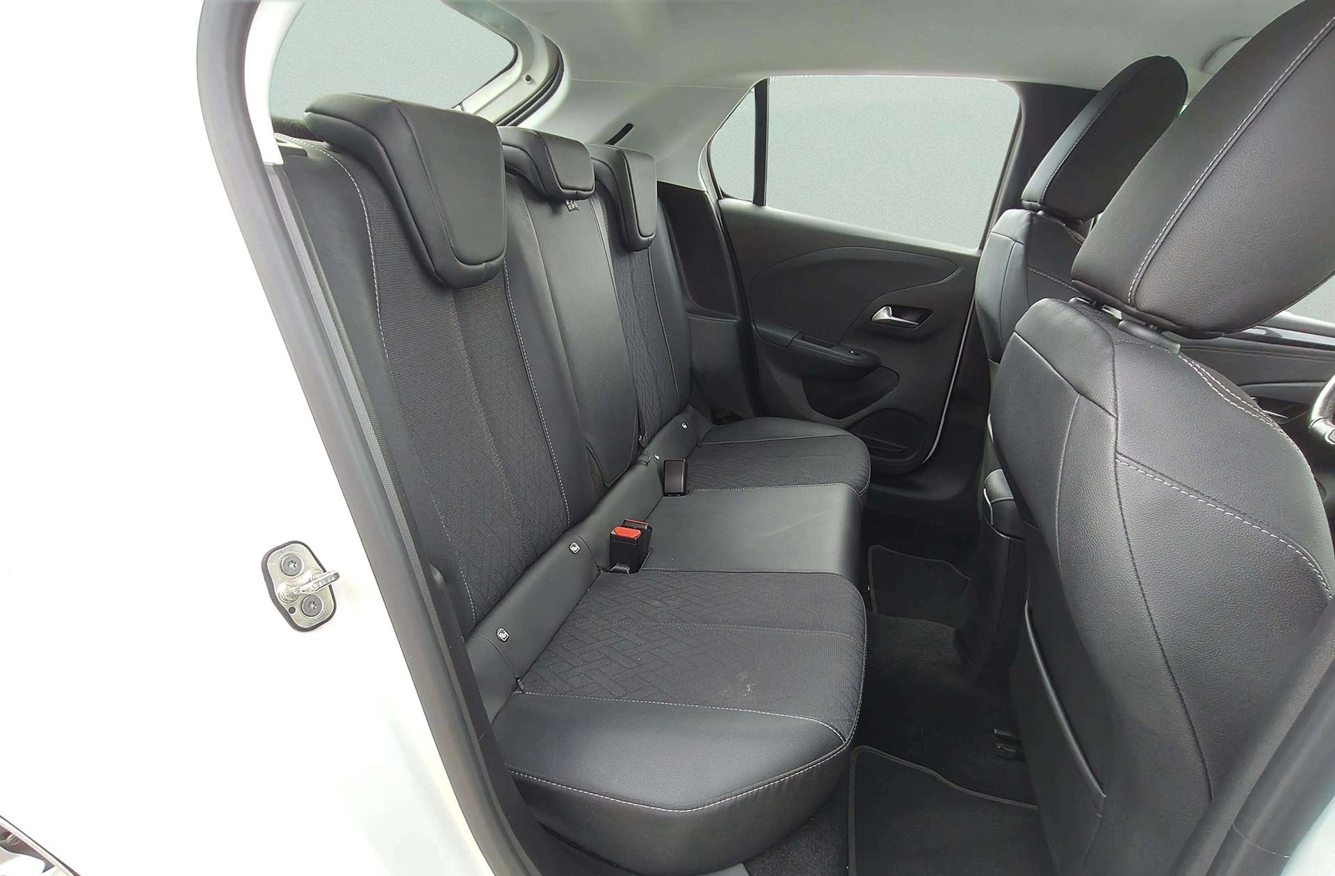 Opel Corsa 1.2 Turbo XHL Elegance - foto 17